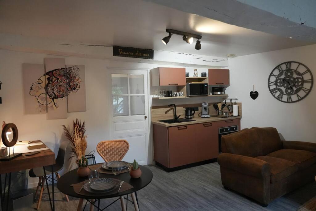 Le Joli'Mans, Appartement Refait A Neuf, Entierement Equipe, Pour 2 Personnes, Proche Quartier Historique Et Centre Le Mans Extérieur photo